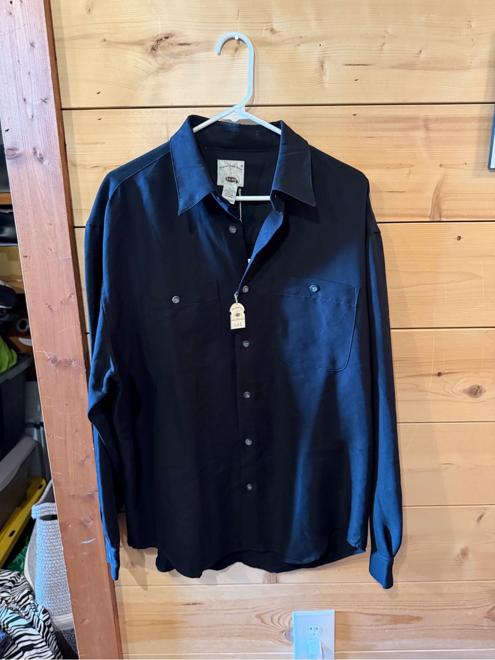 Men's Black Long-Sleeve Button-Down Shirt